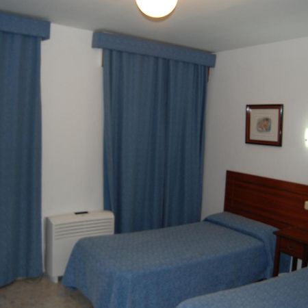 Hotel Marina Victoria Algeciras Exteriör bild