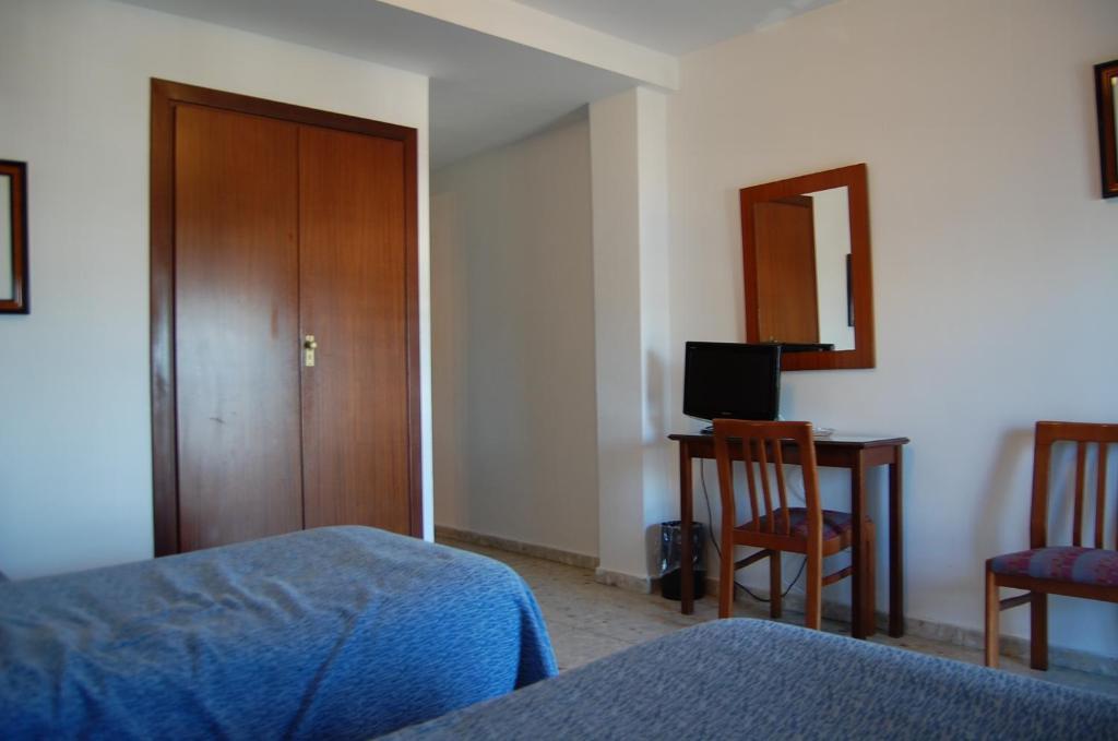 Hotel Marina Victoria Algeciras Rum bild