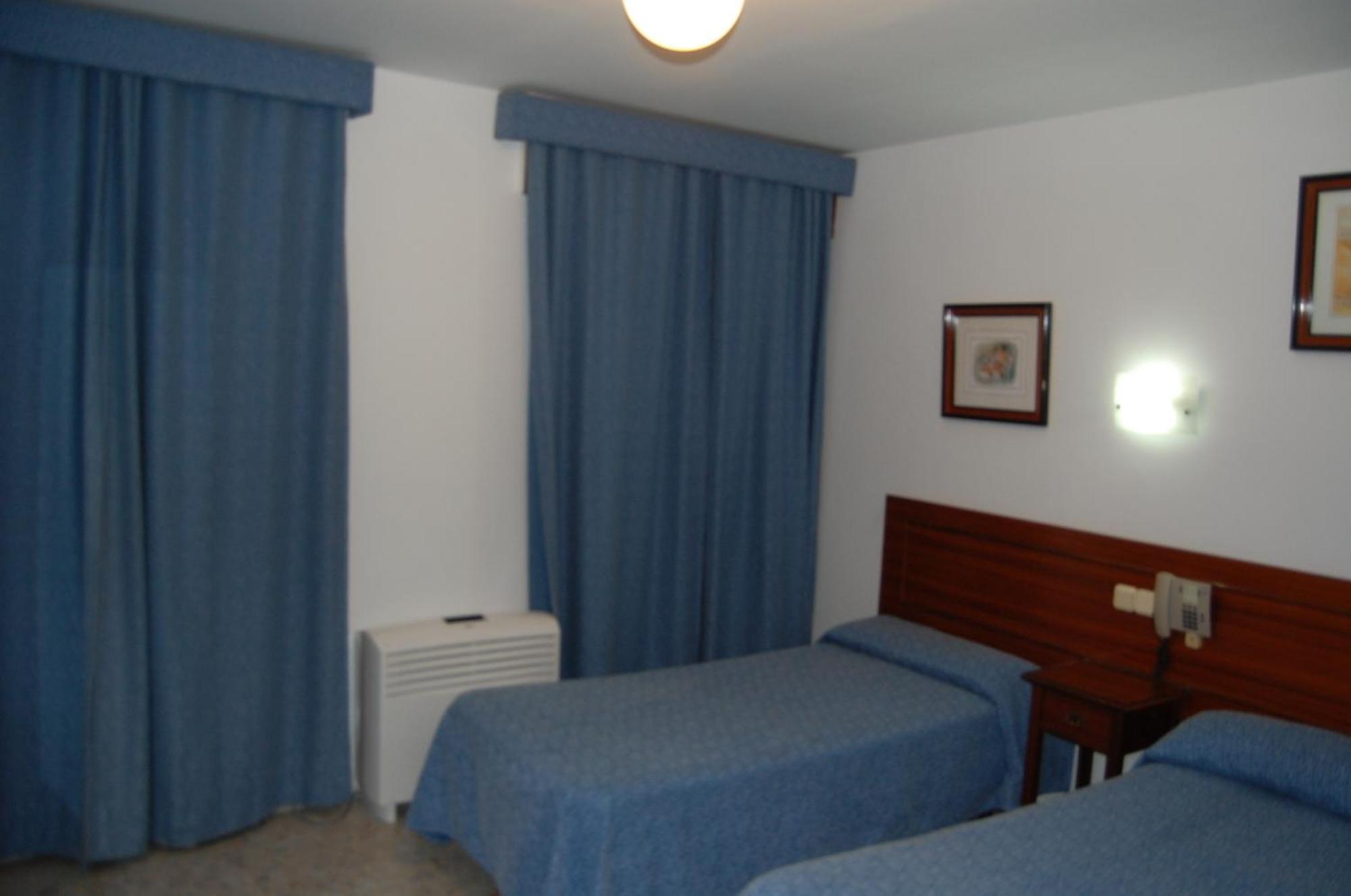 Hotel Marina Victoria Algeciras Exteriör bild