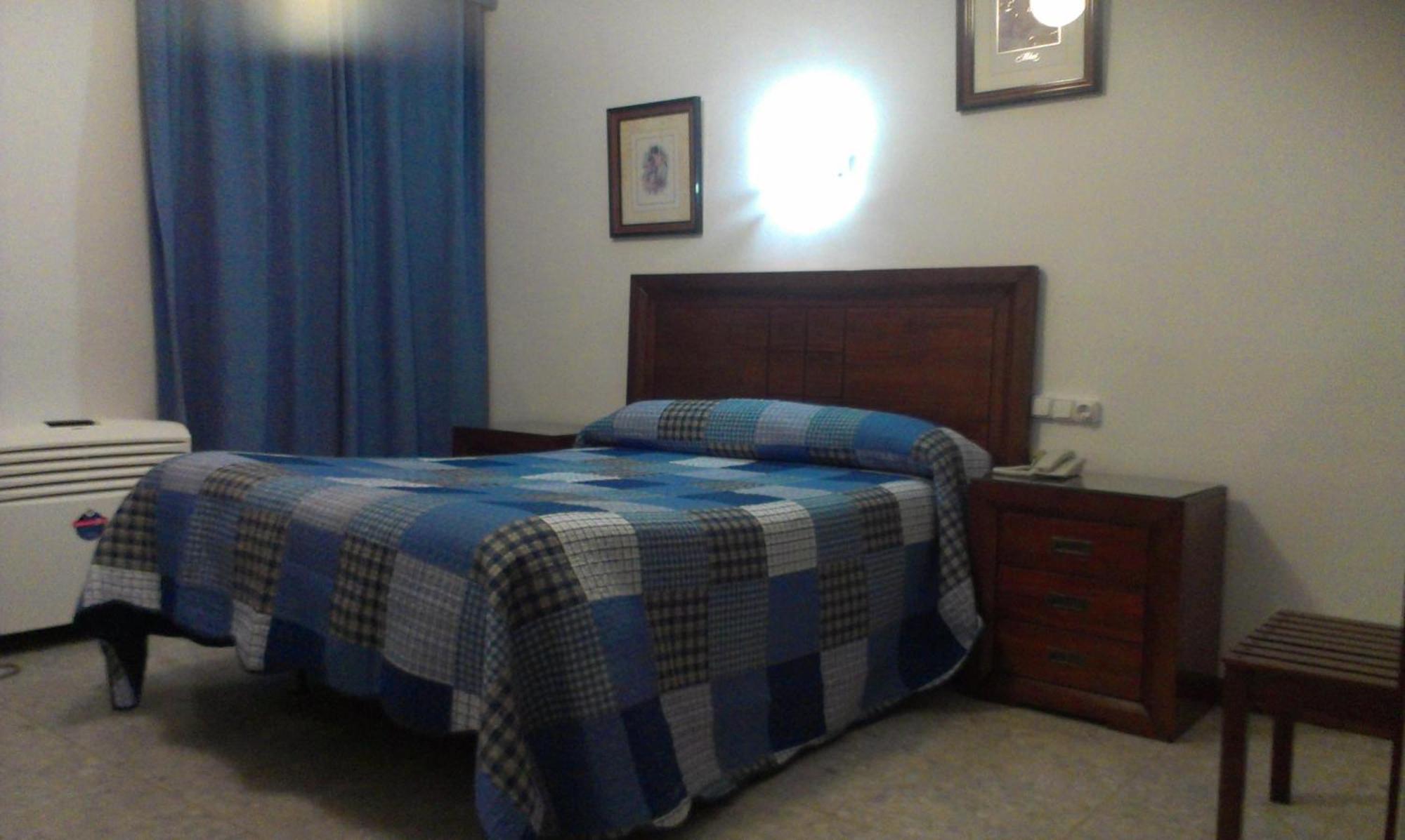 Hotel Marina Victoria Algeciras Exteriör bild
