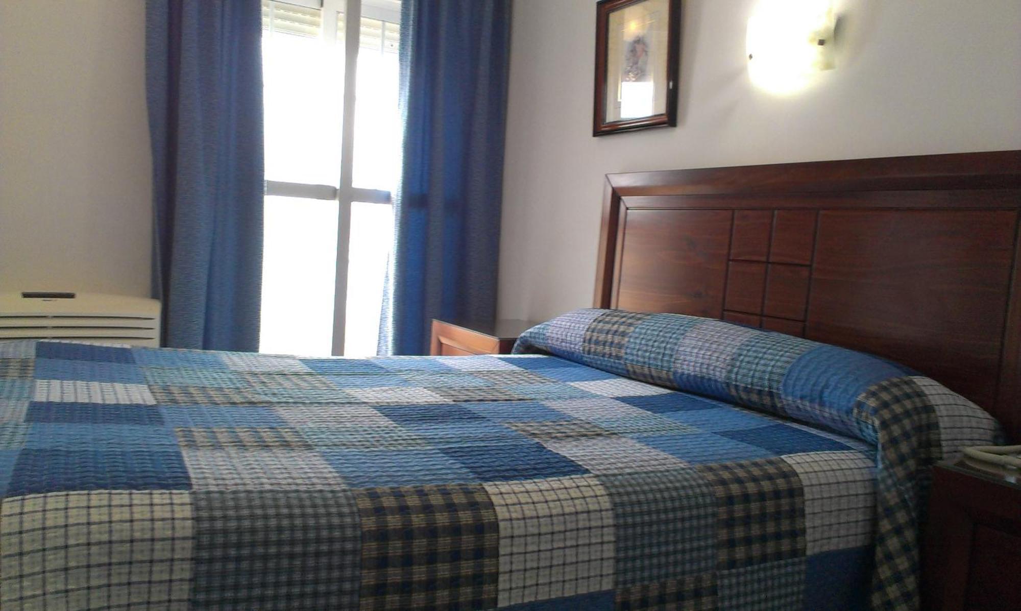 Hotel Marina Victoria Algeciras Exteriör bild