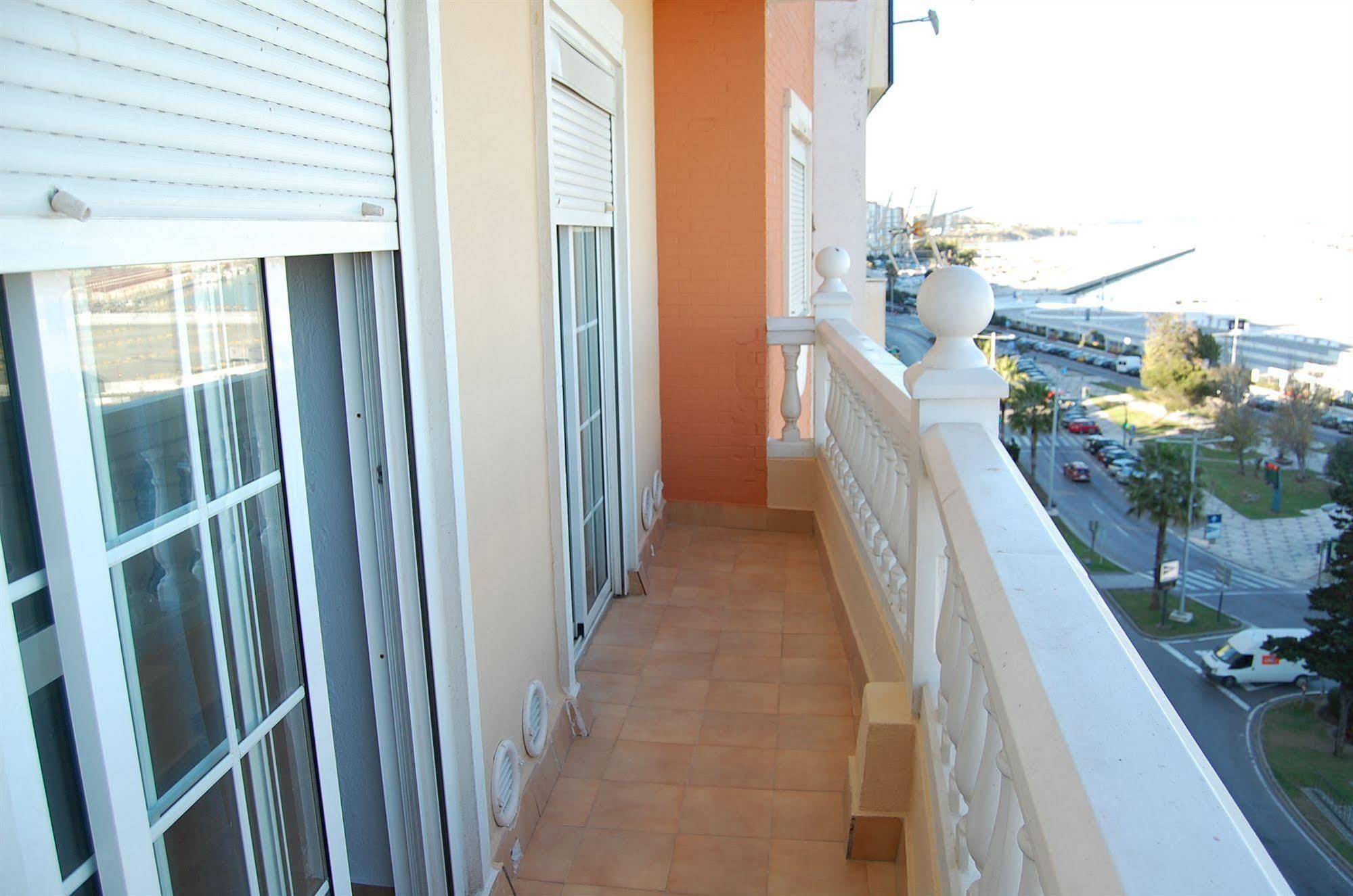 Hotel Marina Victoria Algeciras Exteriör bild