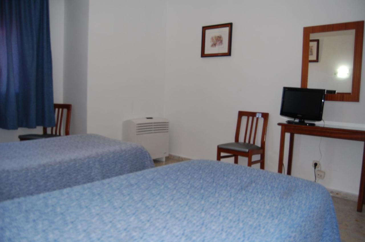 Hotel Marina Victoria Algeciras Rum bild